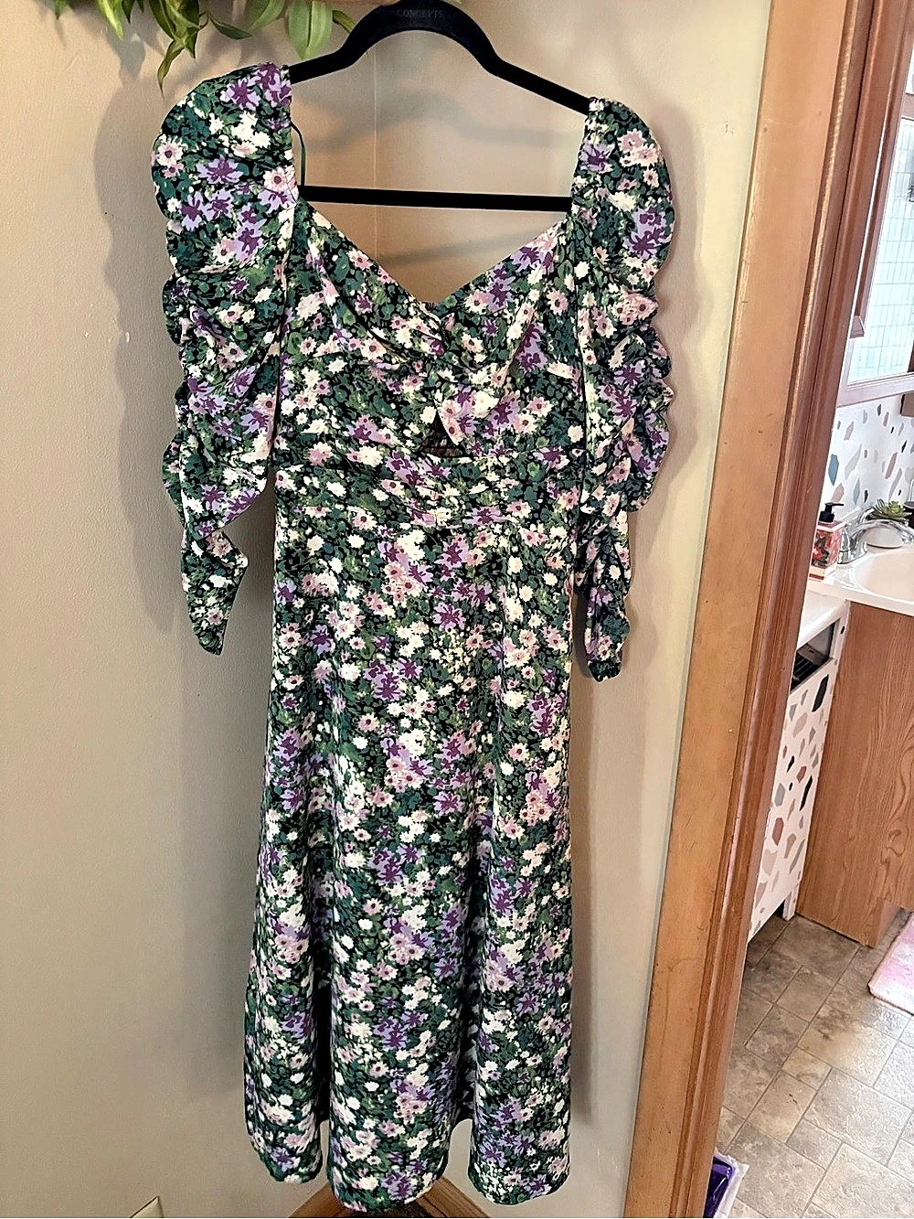 ASTR the Label Makaela Puff Sleeve Floral Satin Midi Dress Makaela Floral Satin